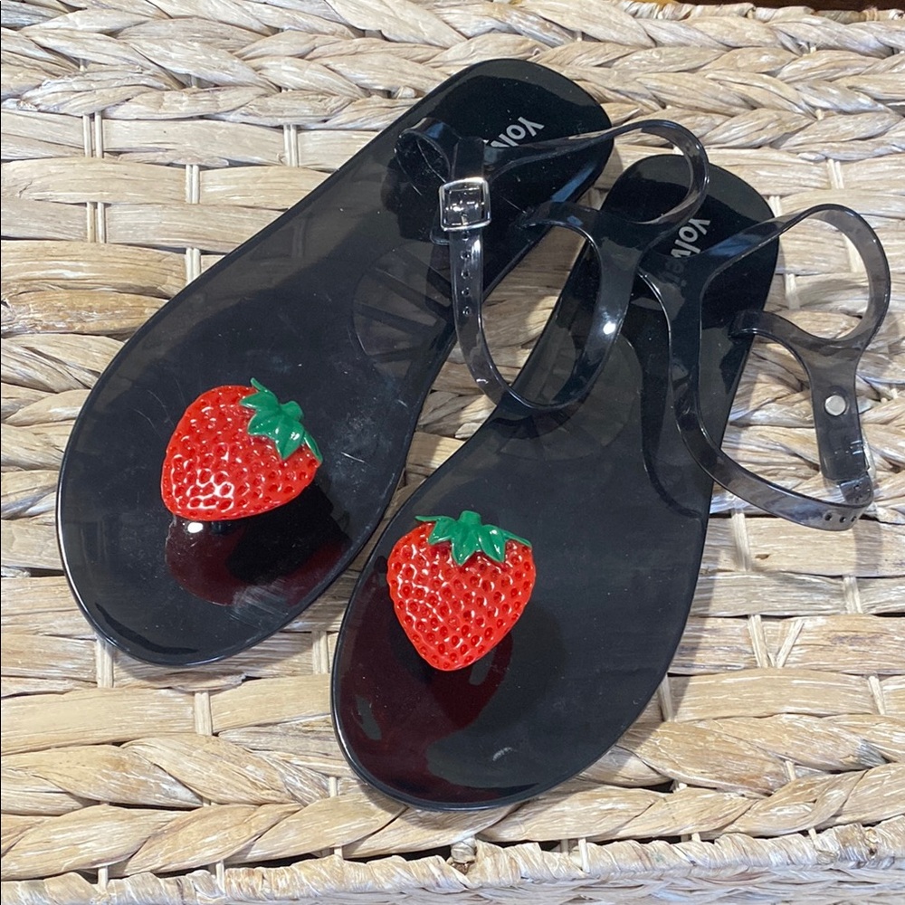 Fun jelly sandals with Strawberry Design 42/10